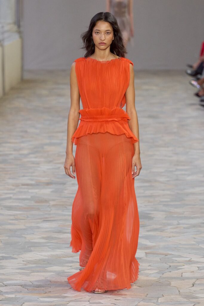 Alberta Ferretti. Umberto Fratini / Gorunway.